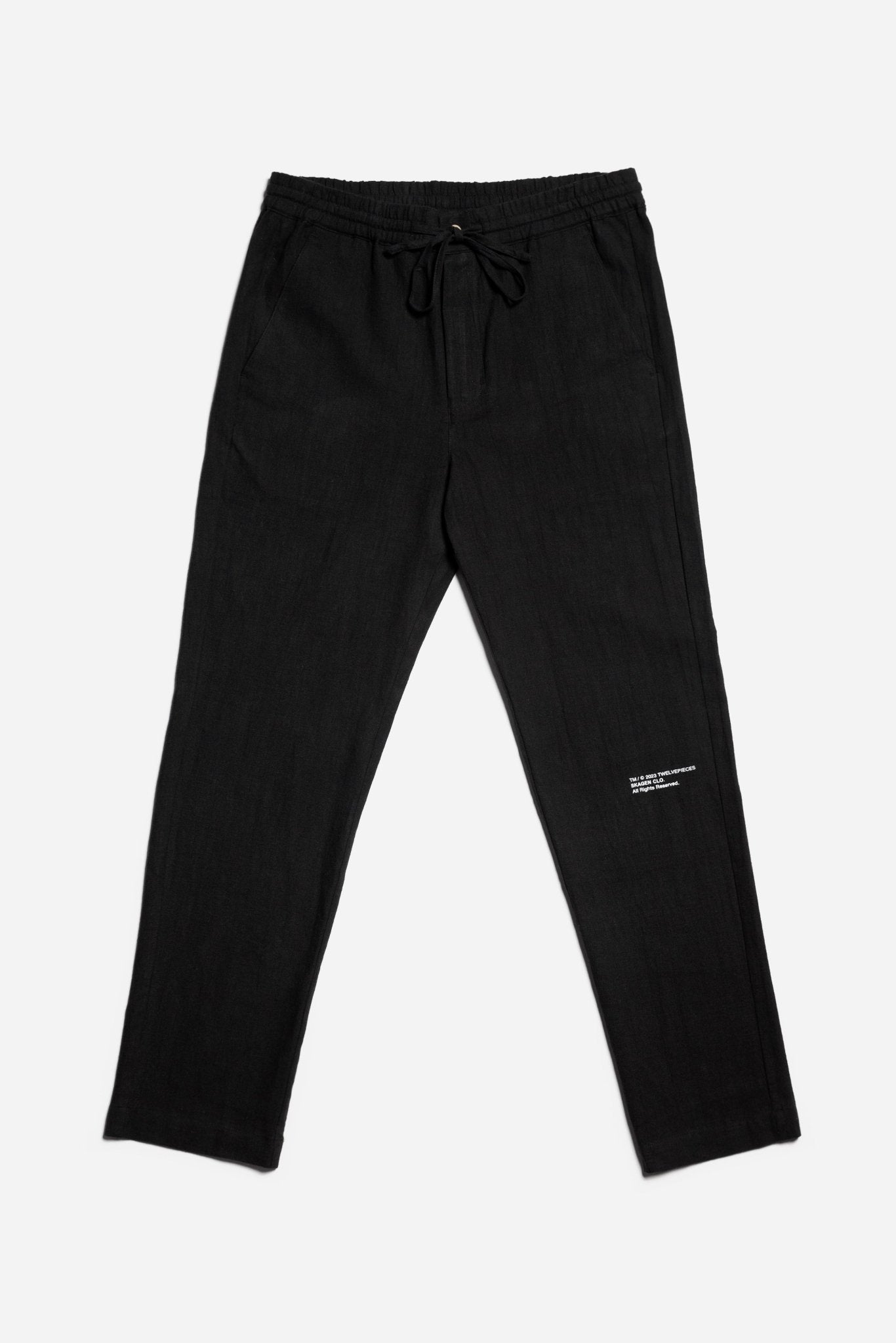 Hørbukser: Twelvepieces Collab Sort | Skagen-clothing.dk